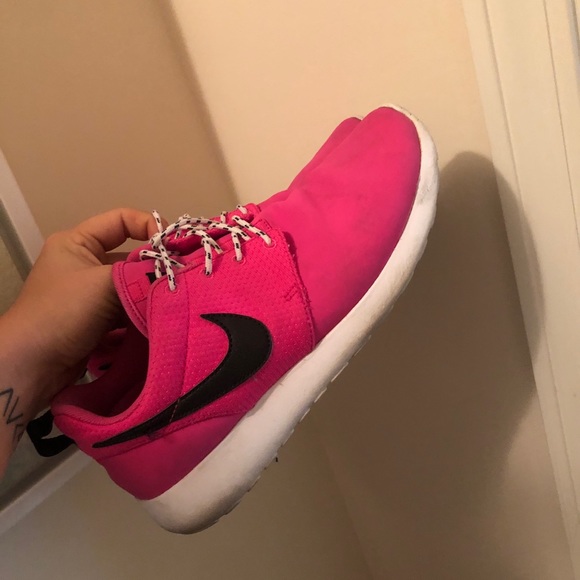 Nike’s - Picture 2 of 2